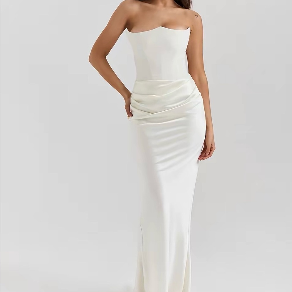 Elegant White Strapless Evening Gown